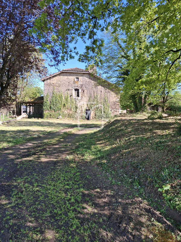 Maison à SAINT-SANTIN