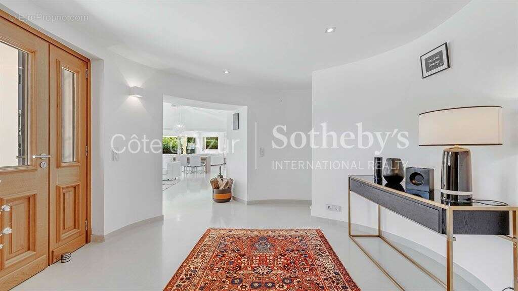 Villa de luxe avec vue sur Saint-Tropez, quartier Sémaphore, Sainte-Maxime - photo 9