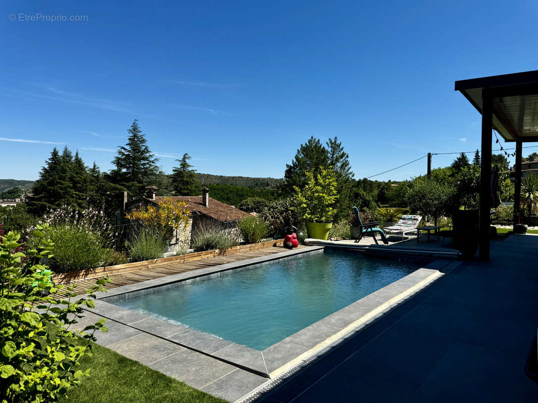 Atypique Plain-pied Contemporain avec Terrasses, Piscine et Vue… - photo 31