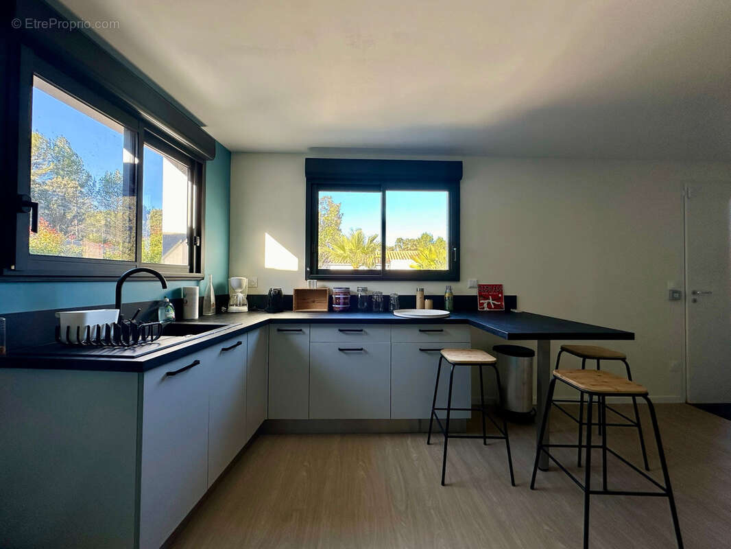 Maison à SAINT-CLEMENT-DE-RIVIERE