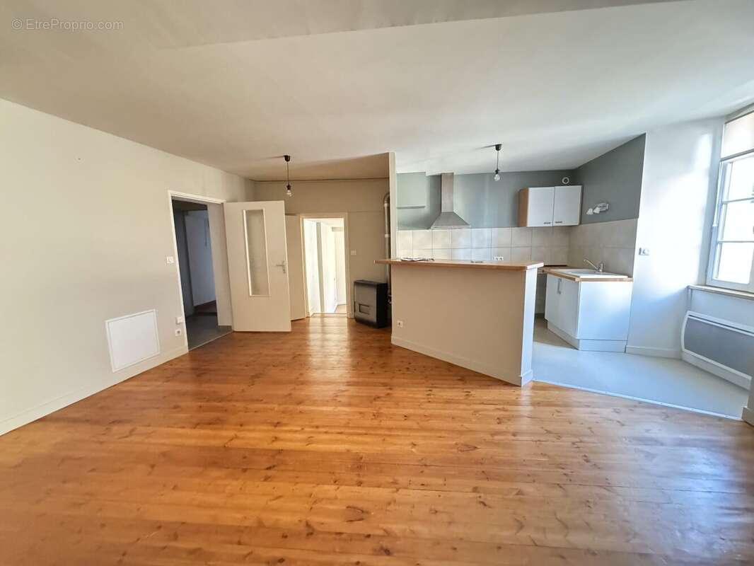 Appartement à SAINTES