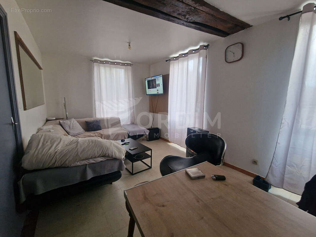 Appartement à GY-L'EVEQUE
