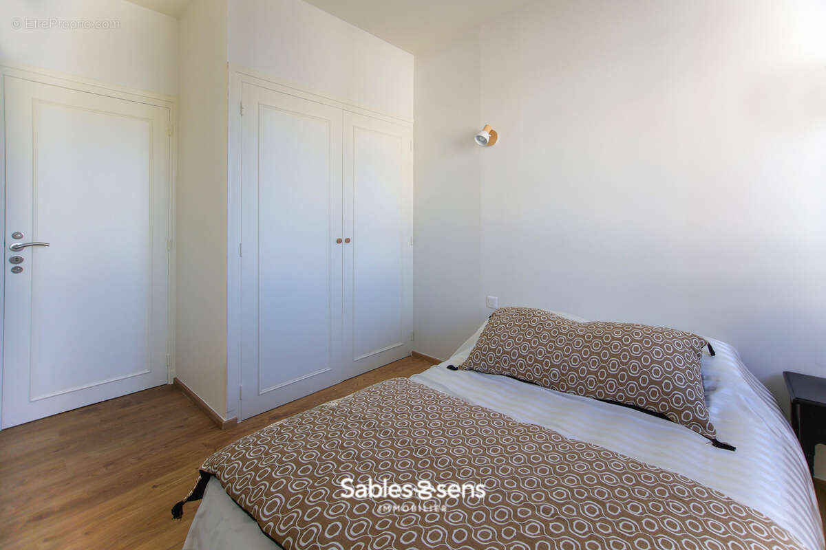 Appartement T3 rénové à deux pas de la Grande Plage et du marché Arago - photo 8