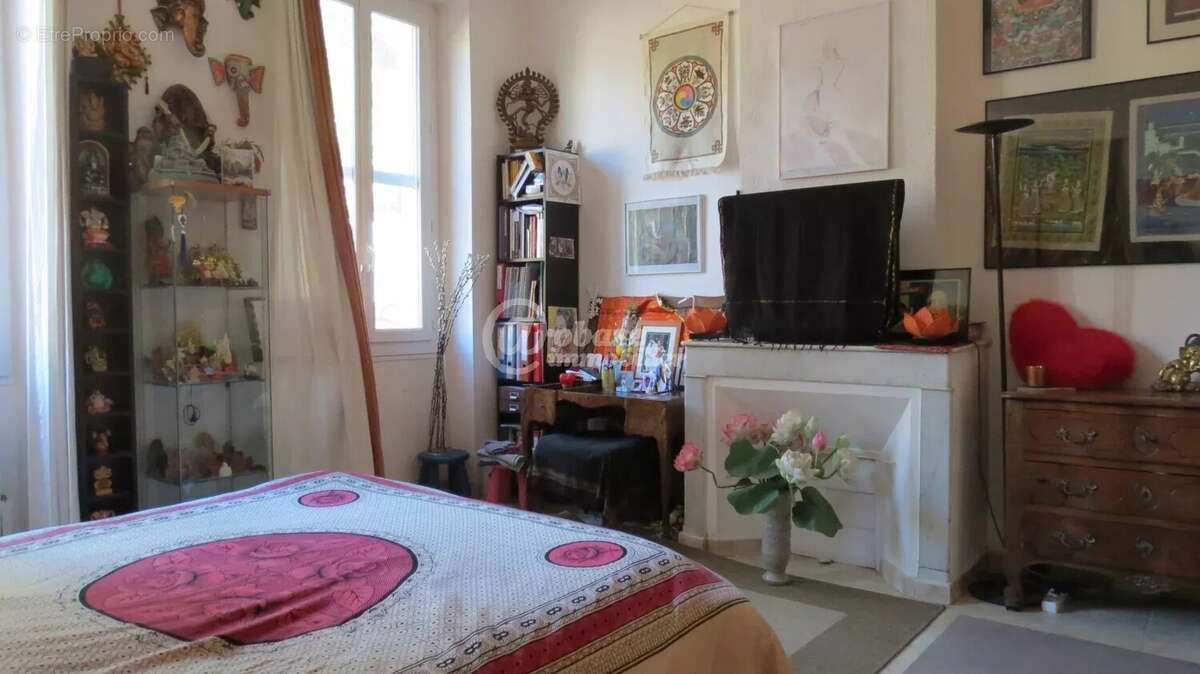 Appartement à MARSEILLE-3E