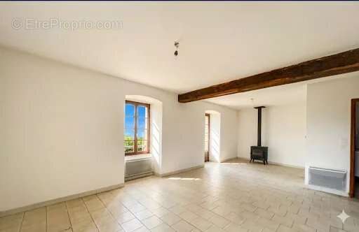 Appartement à LEZAN