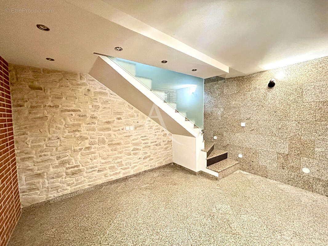 Maison à PARAY-VIEILLE-POSTE