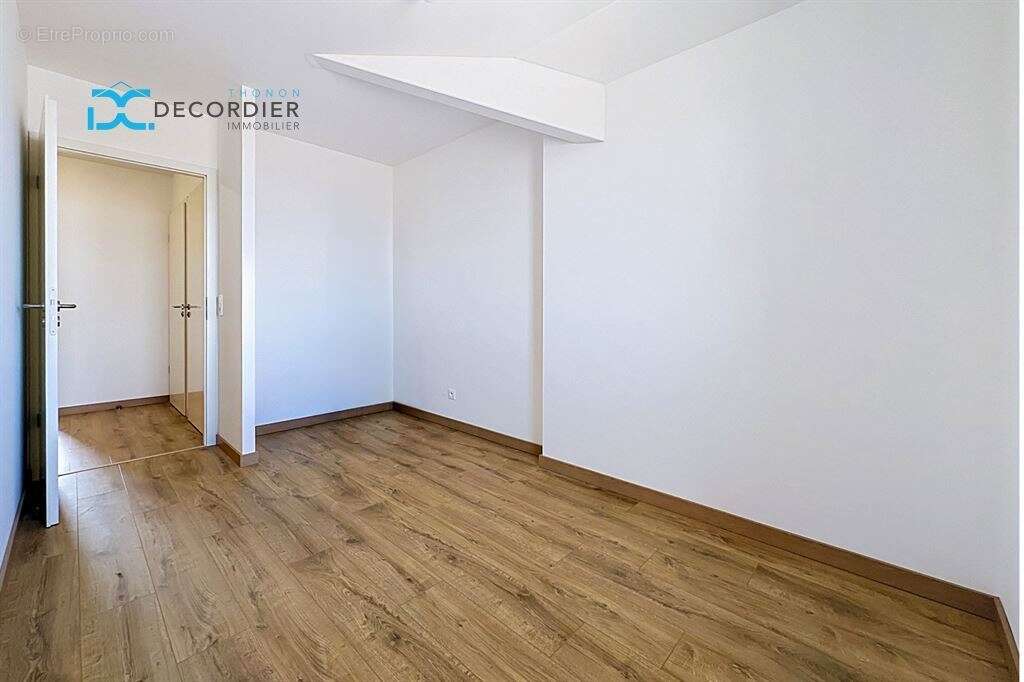 Superbe T5 Duplex récent avec terrasse, double garage et excellent DPE A/A !  - photo 12