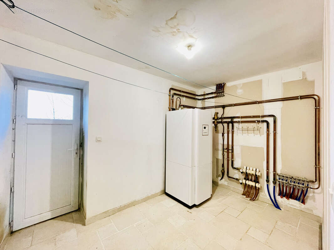 Maison à LESIGNAC-DURAND