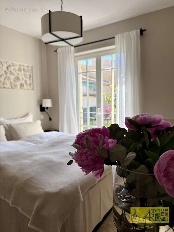 Maison avec Jardin dans le VIEIL ANTIBES - photo 8