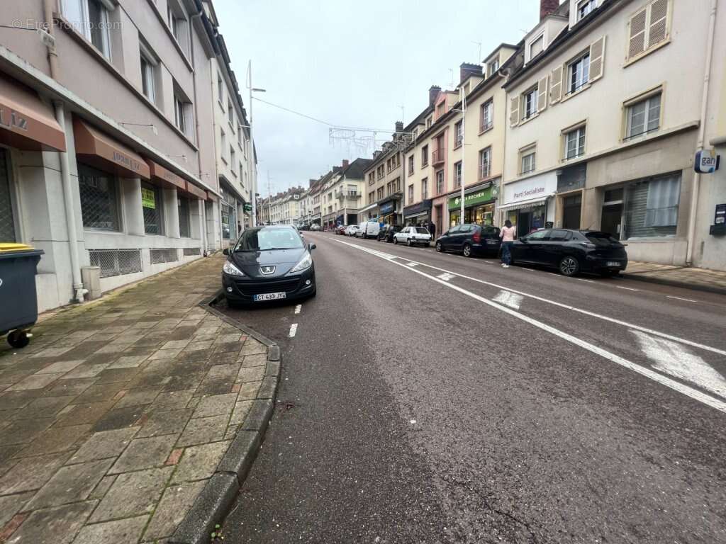 Commerce à LE CREUSOT