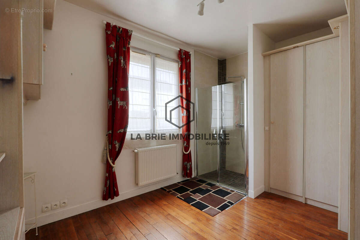 Maison à VILLECRESNES