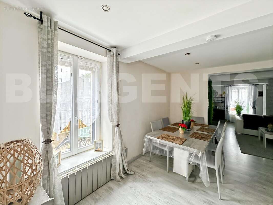 Photo_28_1_c787 - Maison à LES MAZURES