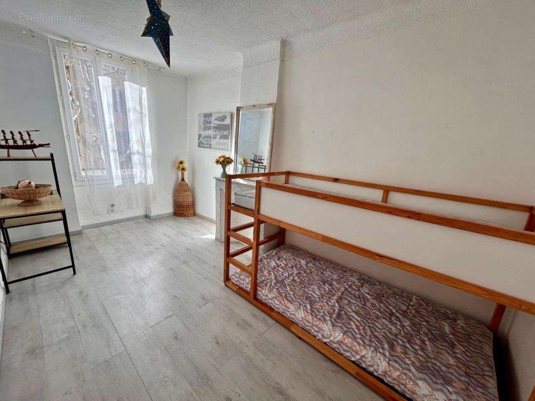 A VENDRE : T3 60m2 - FREJUS - Centre Historique - photo 2