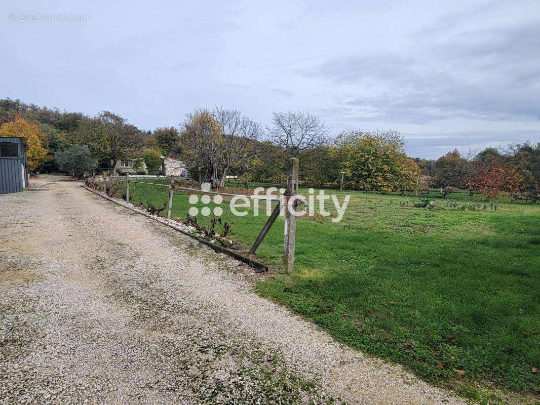 Terrain à BEAUMONT-LES-VALENCE