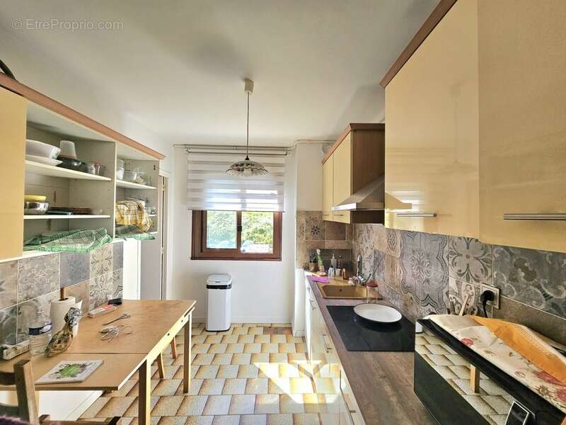 A vendre Appartement T5 de 98 m2, 4 chambres, véranda, parking à LUCCIANA 20290 (HAUTE CORSE) - photo 5