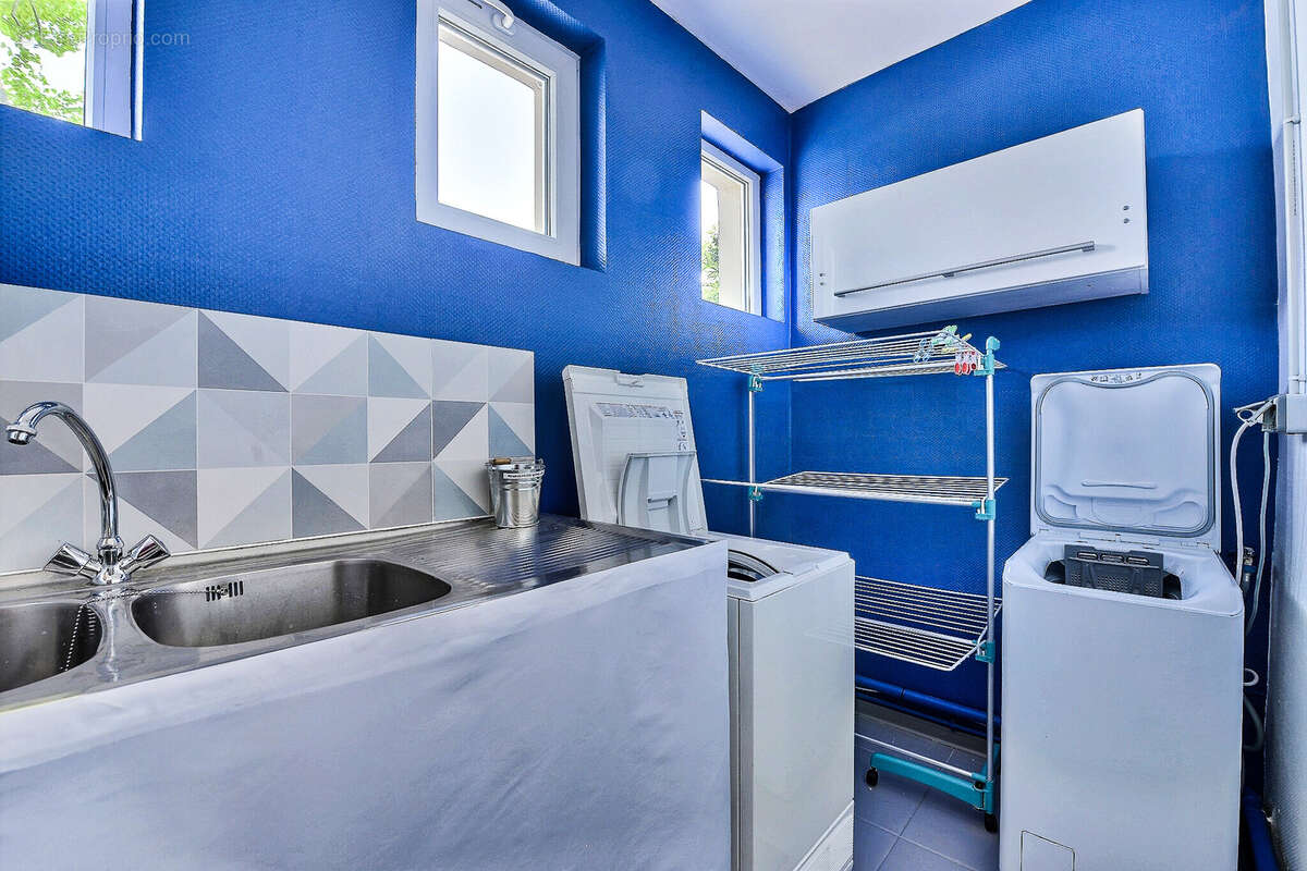 Local professionnel avec acquisition de l'immeuble de rapport  • 375 m2 • Rebberg de Riedisheim - photo 10