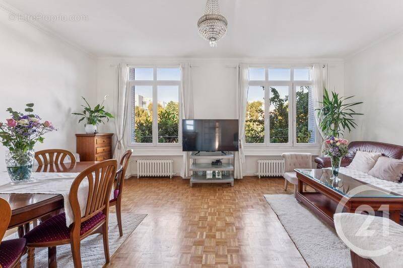 Appartement à NEUILLY-SUR-SEINE