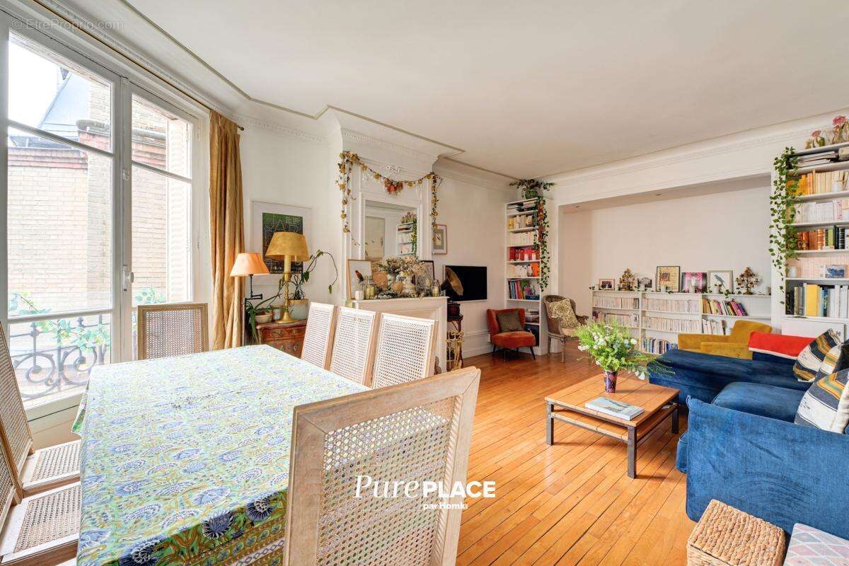 Appartement à PARIS-16E