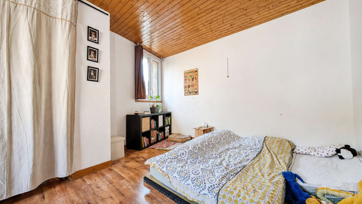 BRIANÇON – Joli T2 traversant de 51,79 m2 + Cave - photo 6