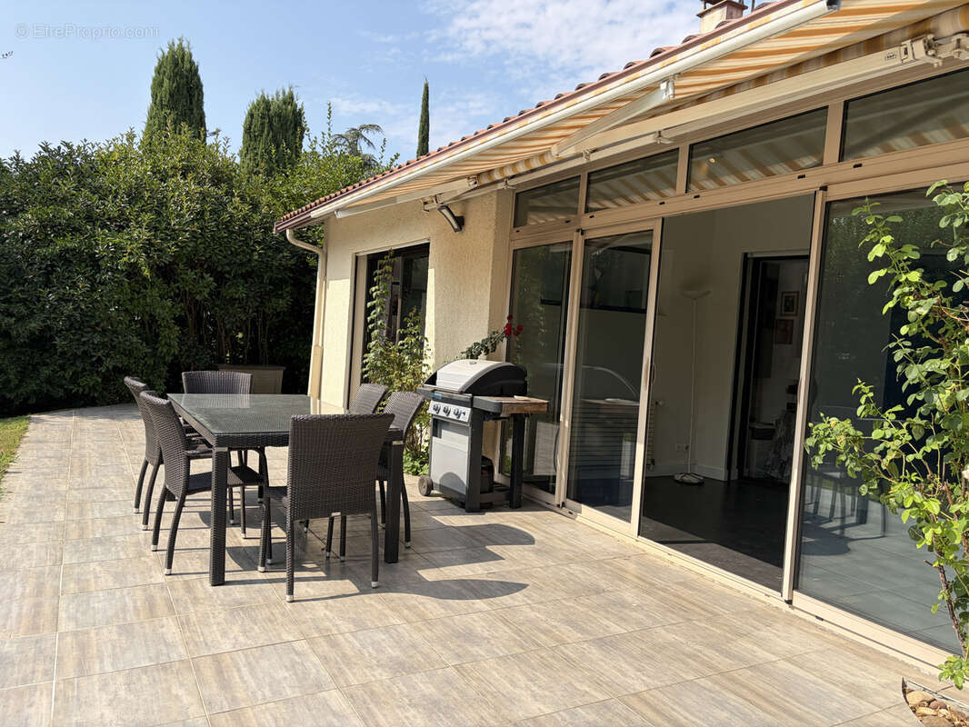 Vente, ecully, maison 250 m2, terrain 1000 m2 - photo 2