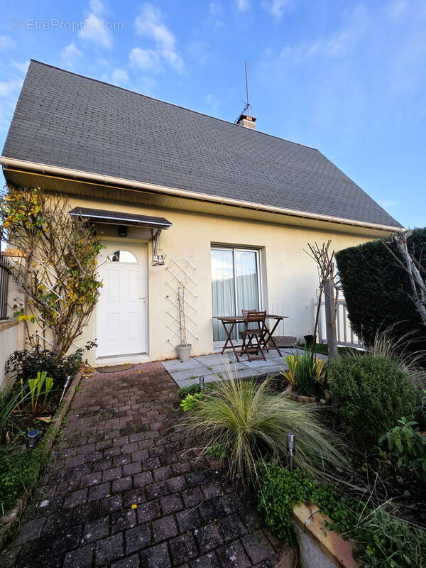 Maison à SAVIGNY-SUR-ORGE