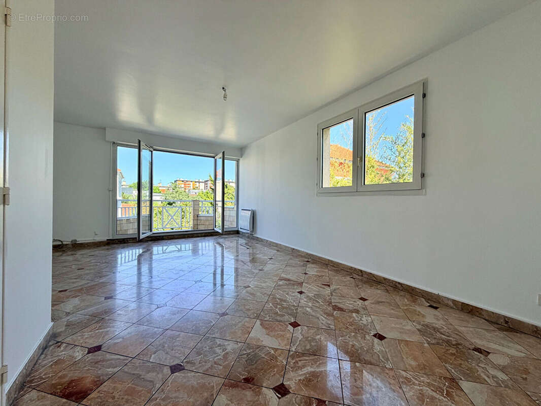 Appartement 93m² à nanterre - photo 2