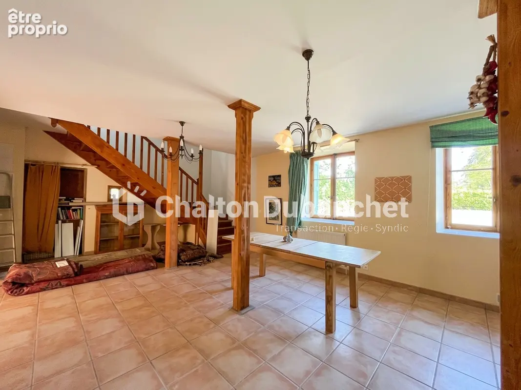 Maison 6 pièces 240 m² à vendre à Mornand-En-Forez (42600) - photo 3