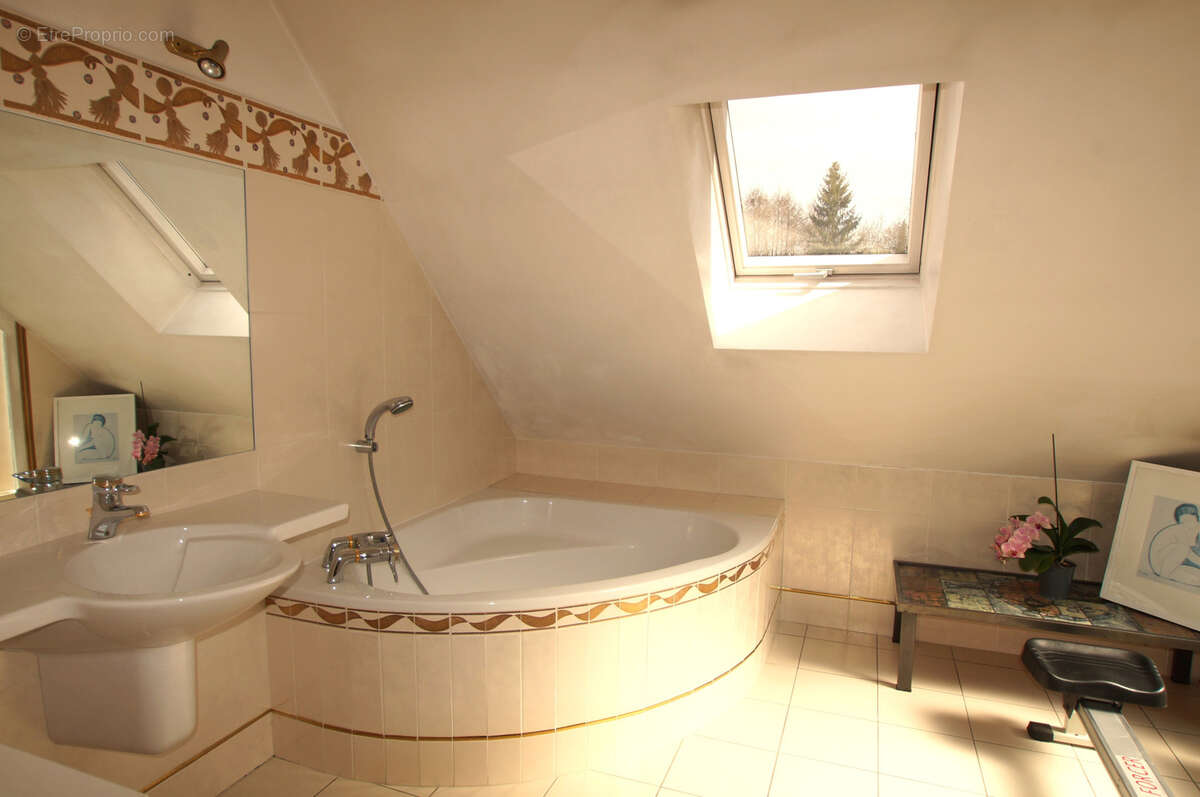 Maison à BURES-SUR-YVETTE