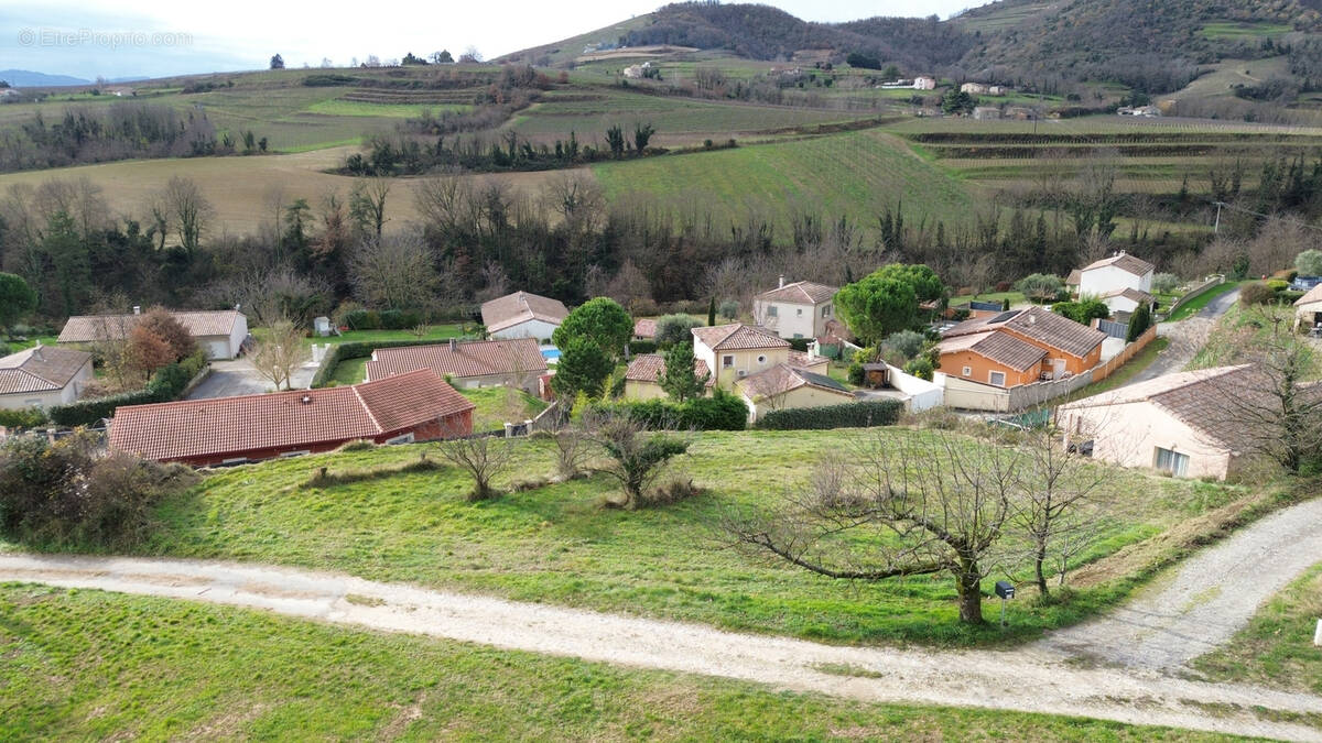 Terrain à CROZES-HERMITAGE
