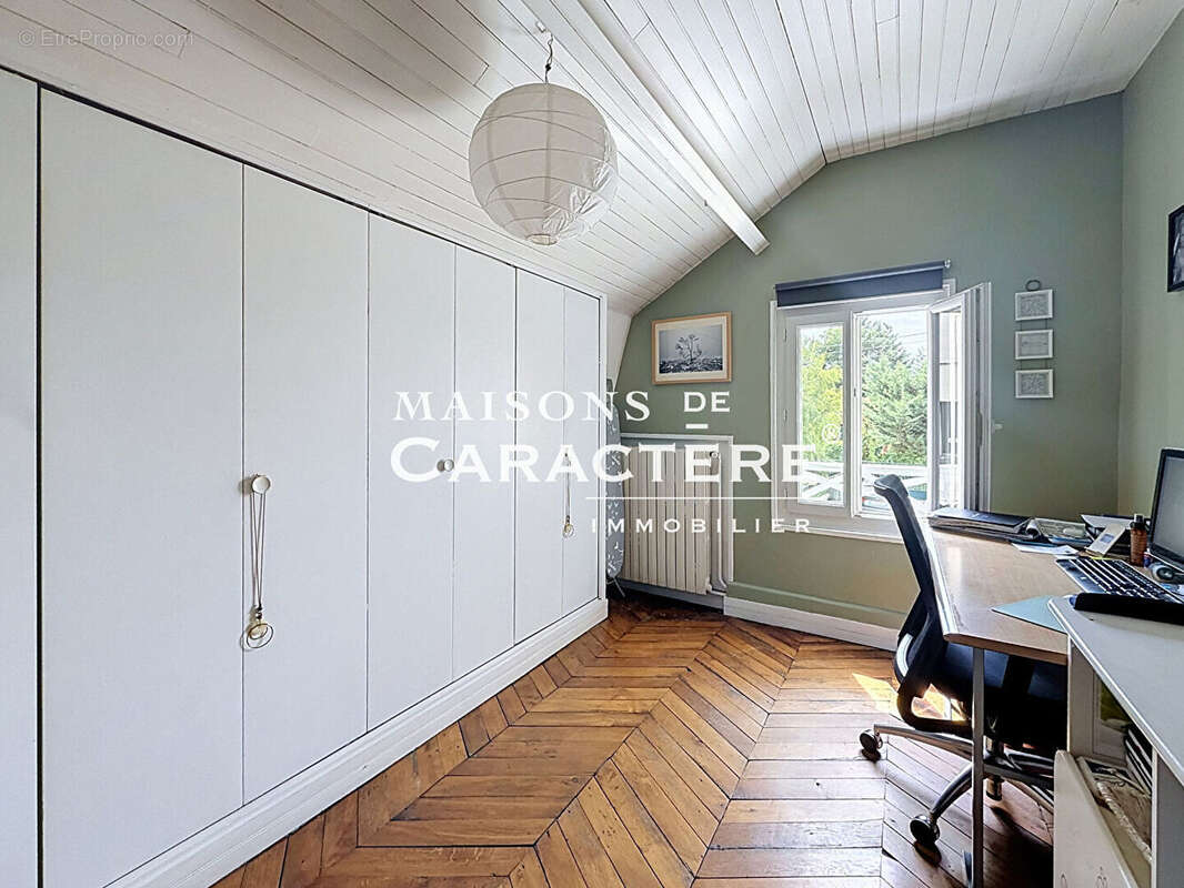 Rare : Maison ancienne atypique & Grange de 100m2 - Vernouillet - photo 13