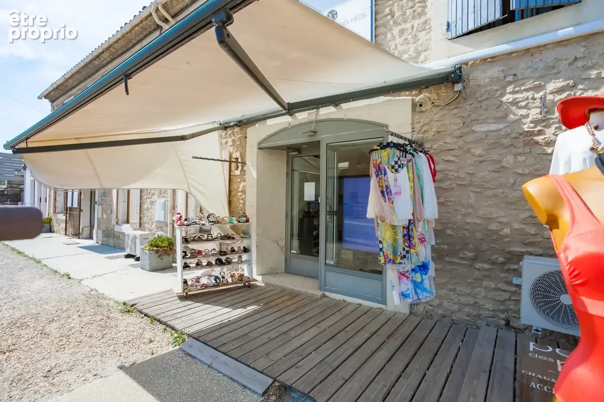 Commerce à CABRIERES-D'AVIGNON