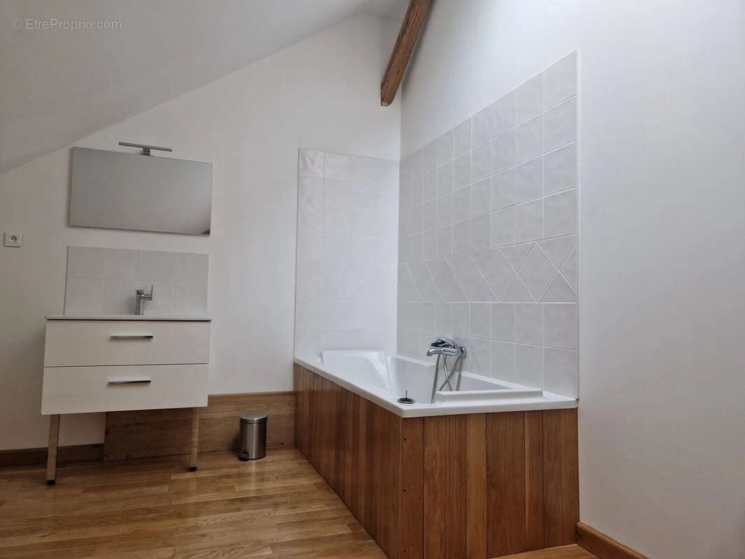 Maison à VOISINS-LE-BRETONNEUX