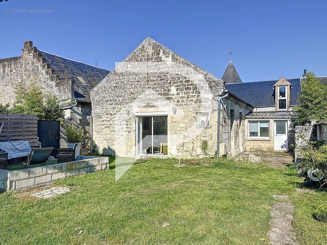 Maison à COURMELLES