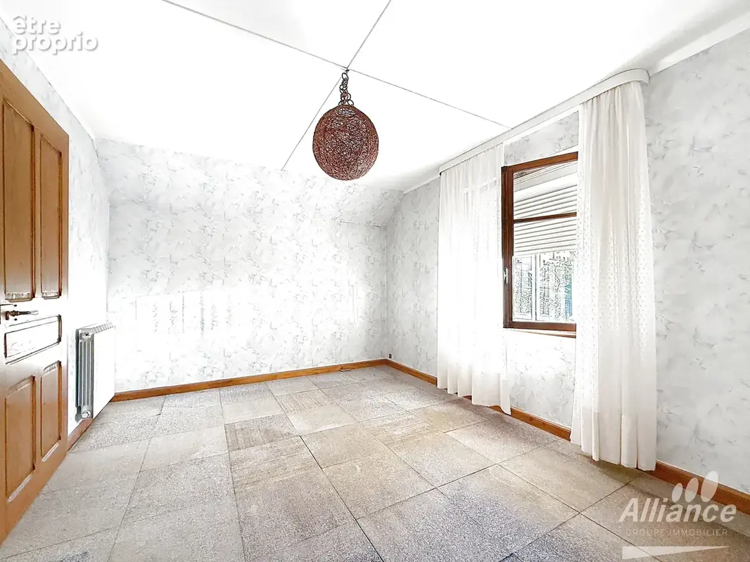 Maison individuelle -cadre verdoyant- vue dominante. - photo 7