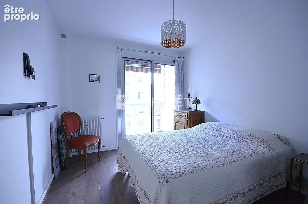 Appartement Villeurbanne 3 pièce(s) 71 m2 Secteur Gratte-Ciel ? - photo 13