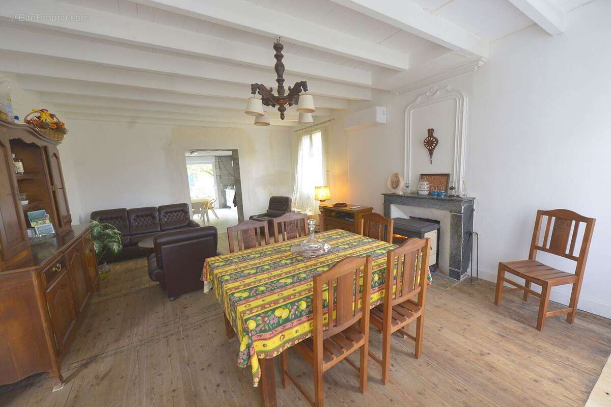 Maison à COZES