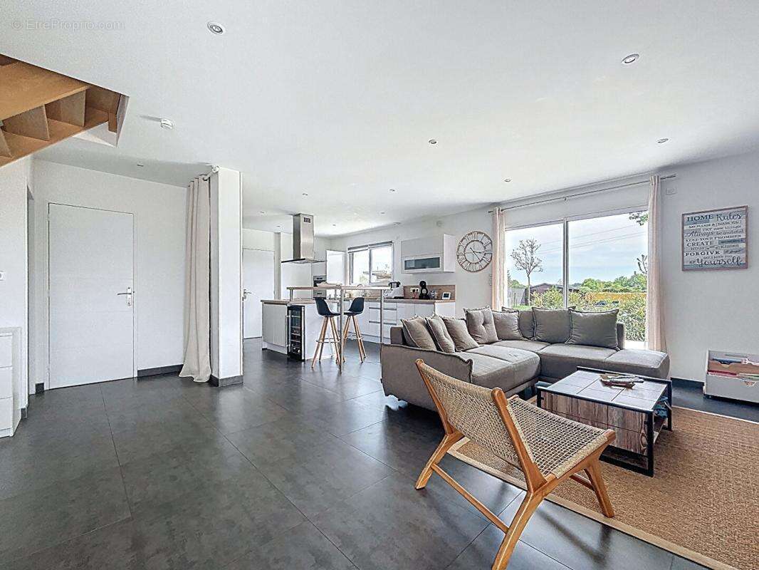 Maison à SAINT-LYPHARD