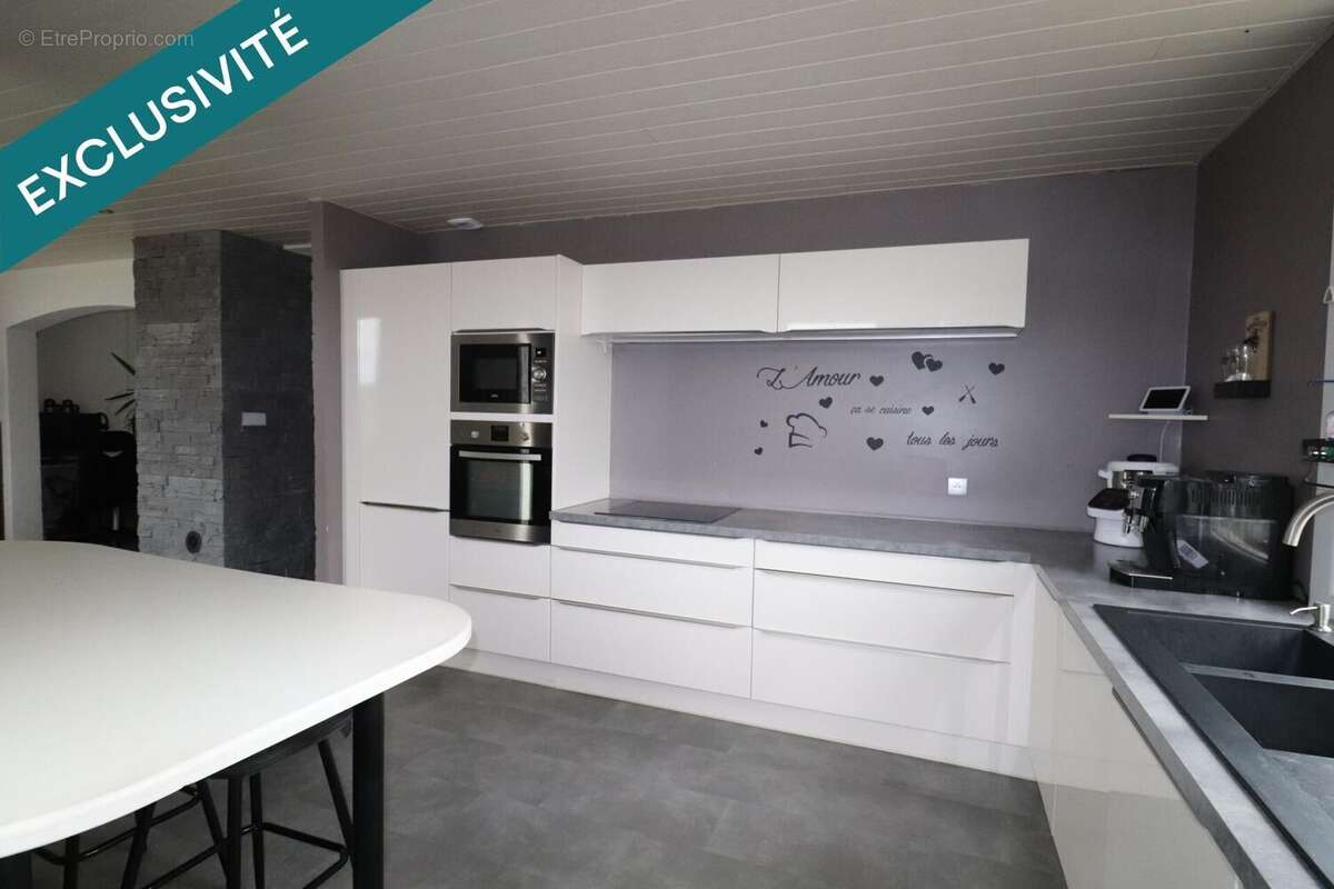 Photo 2 - Maison à PIERREFONTAINE-LES-VARANS