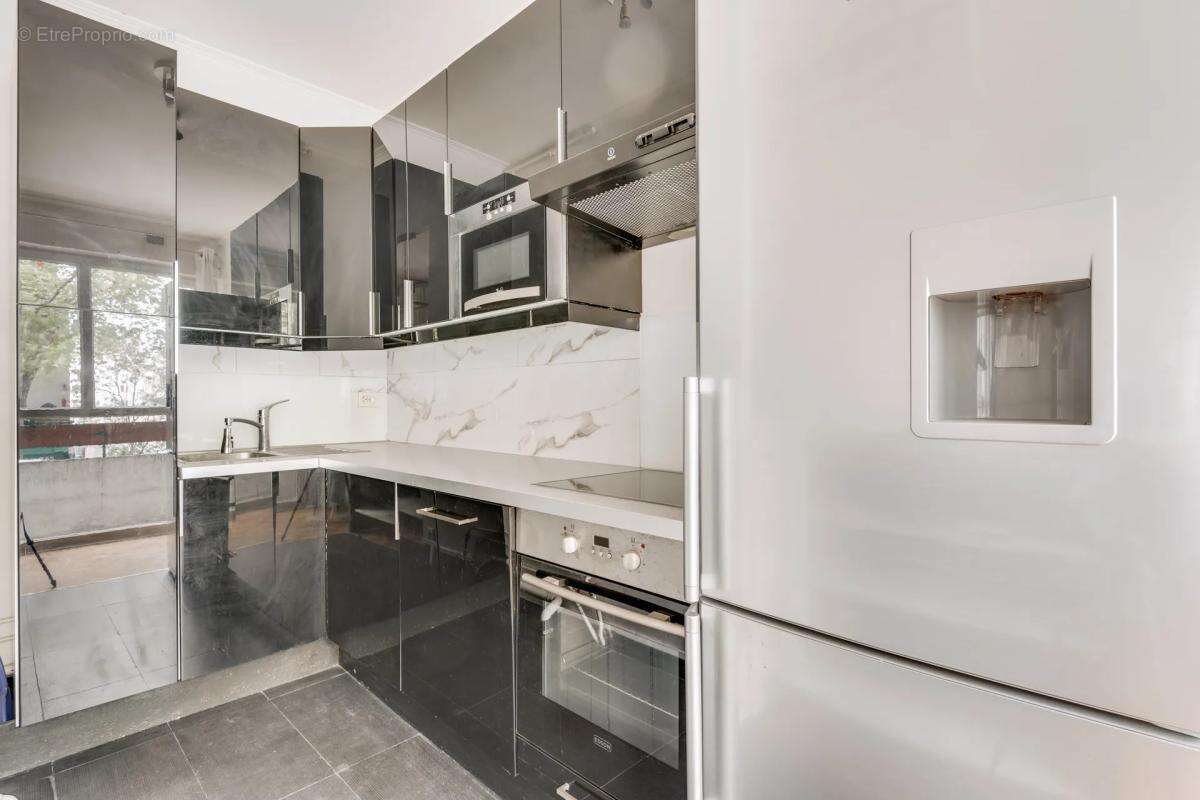 Appartement à PARIS-17E