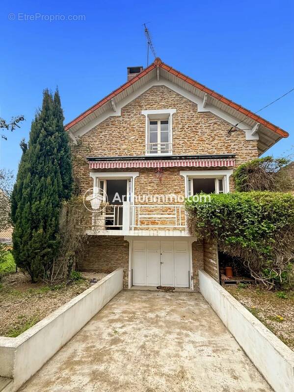 Maison à SOISY-SUR-SEINE