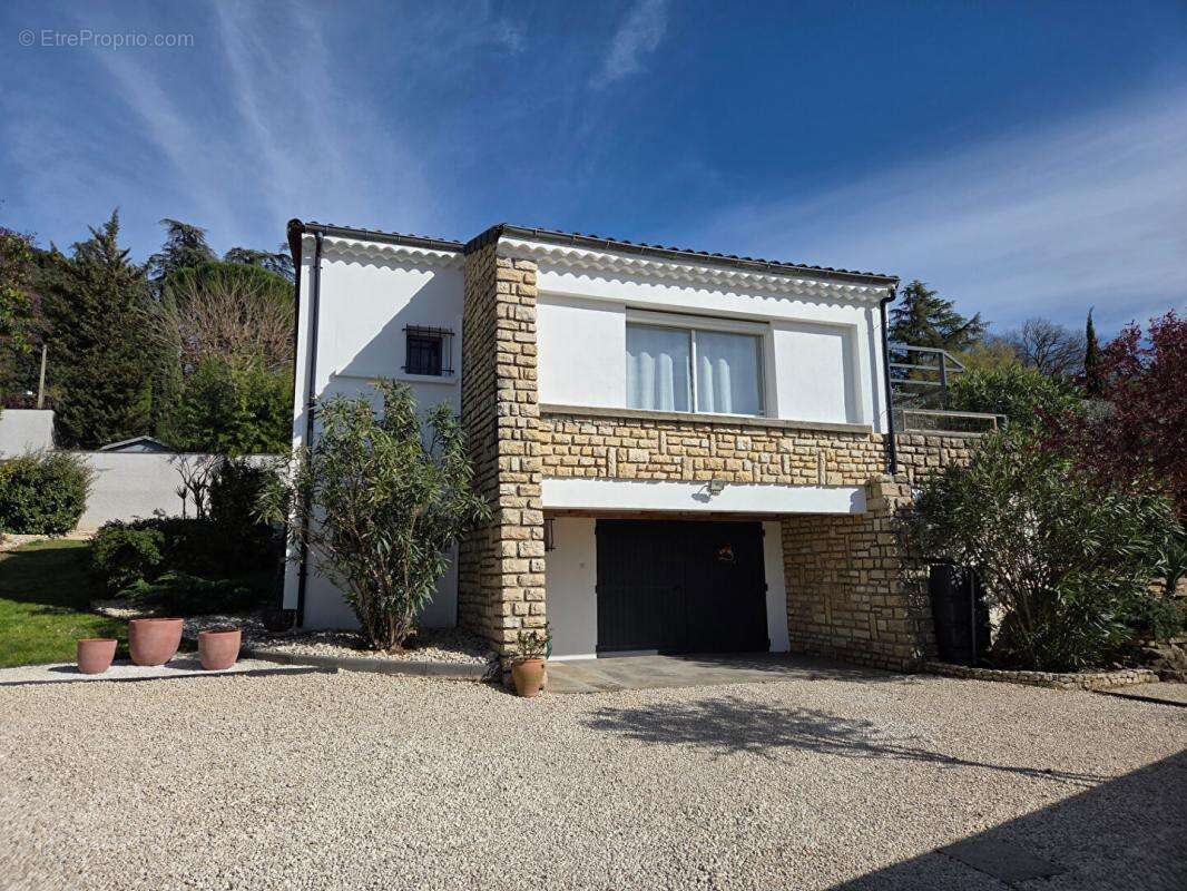 Maison à MONTELIMAR