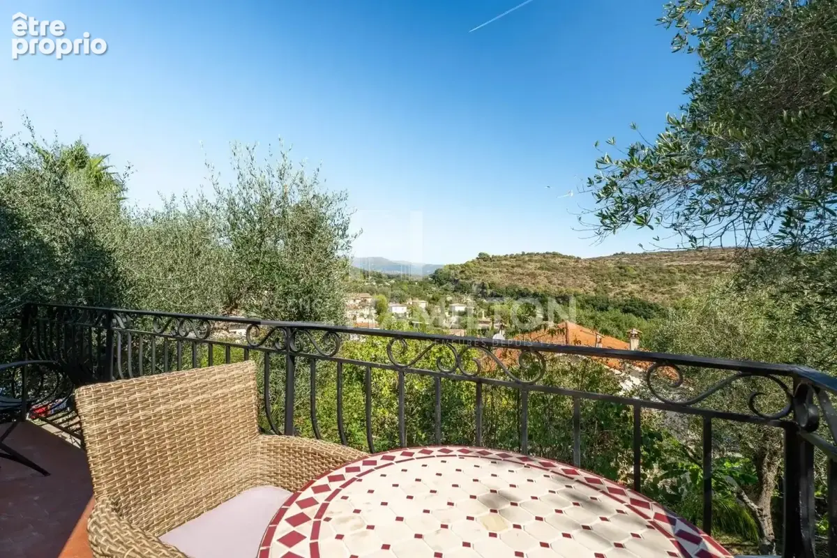 Exclusivité : Charmante villa à pied du village de Biot - photo 2