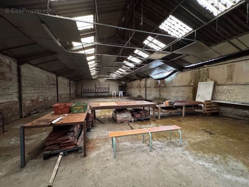 Commerce à MENNEVRET