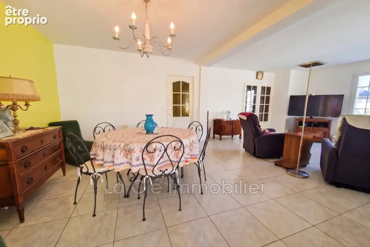 Maison 5 pièces 112 m² à vendre à Le Grau-Du-Roi (30240) - photo 4