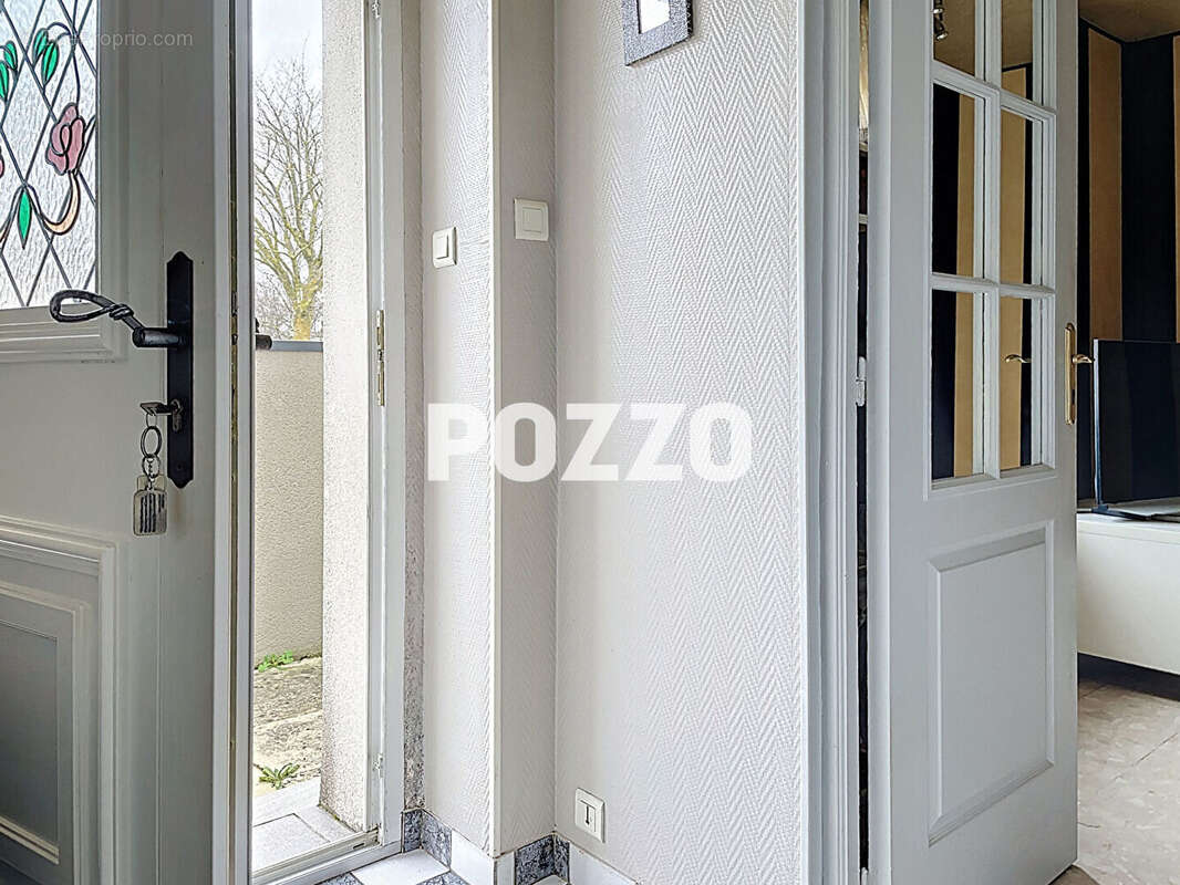 Maison à FLEURY-SUR-ORNE