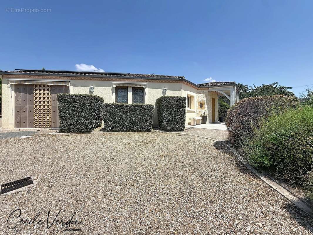 Plain-pied 145 m2, 4 chambres sur 2319 m2 de terrain à vendre 6 pièces BERGERAC (24) - photo 4