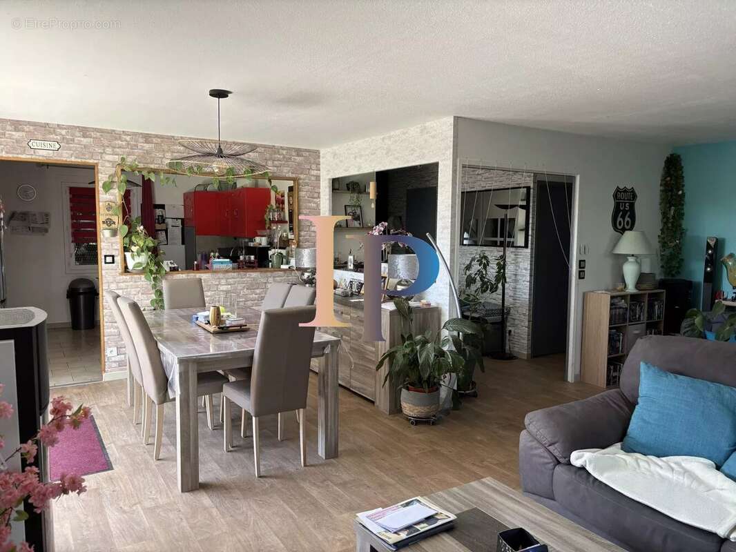 Maison à CHARLIEU