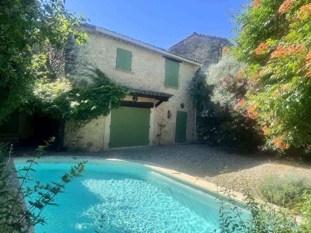 Maison à CASTELNAU-VALENCE