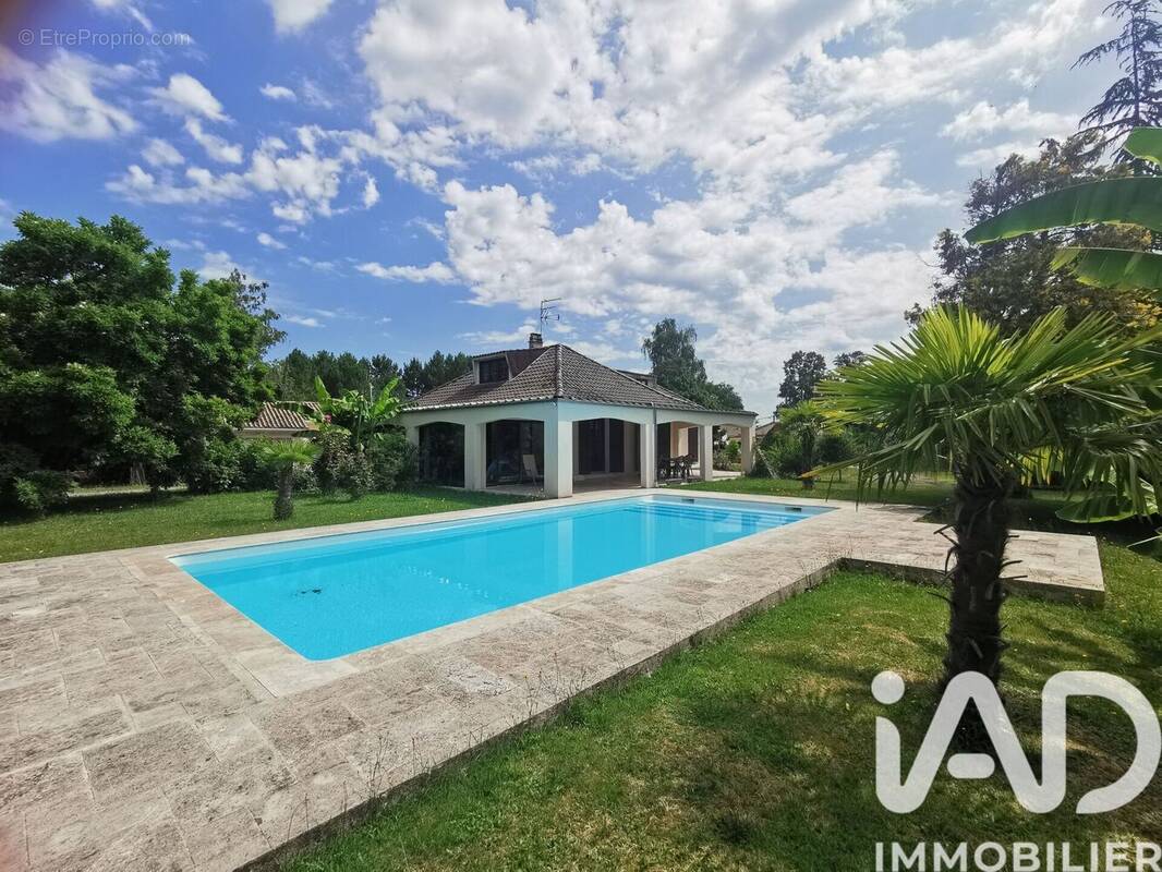 Photo 1 - Maison à SAINT-YZAN-DE-SOUDIAC