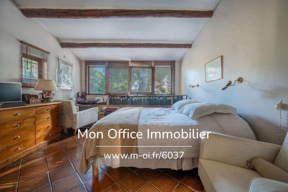 Maison à VENTABREN